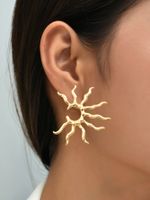 Europe And America Cross Border Popular Earrings Personality Geometry Sun Shape Fashion Ins Cold Style Women's Earrings Ear Studs sku image 2