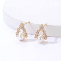 Fashion Copper Electroplated 18k Gold Retro Exquisite Pearl Zircon Inlaid Stud Earrings main image 4