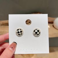 Fashion Black And White Chessboard Plaid Round Pearl Ear Stud Female Alloy Earrings main image 3