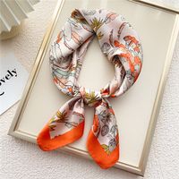 Mode Kleine Dünne Quadratische Handtuch Silk Schal Haar Band Für Frauen 70*70 sku image 3