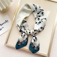 Mode Kleine Dünne Quadratische Handtuch Silk Schal Haar Band Für Frauen 70*70 sku image 27