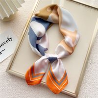 Mode Kleine Dünne Quadratische Handtuch Silk Schal Haar Band Für Frauen 70*70 sku image 8