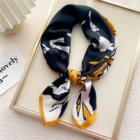 Mode Kleine Dünne Quadratische Handtuch Silk Schal Haar Band Für Frauen 70*70 sku image 13