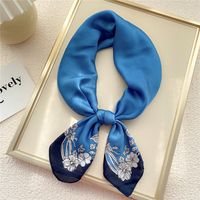 Mode Kleine Dünne Quadratische Handtuch Silk Schal Haar Band Für Frauen 70*70 sku image 15