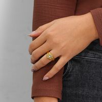 Retro Fashion Ornament Inlaid Zirconium Heart-shaped Small Flower Stainless Steel Ring main image 3