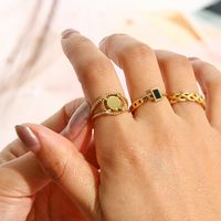 Mode Retro Frauen Überzog 18k Goldene Hohle Vier-ecke Diamant Edelstahl Ring main image 3