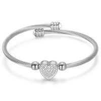 Fashion Einfache Titan Stahl Herz Form Diamant Intarsien Kabel Einstellbar Armband Großhandel main image 5