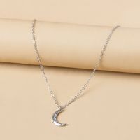 Fashion Simple Crescent Shape Pendant Clavicle Chain Necklace  Female main image 3