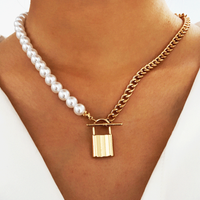 Neue Stil Goldene Künstliche Perle Legierung Anhänger Halskette main image 4