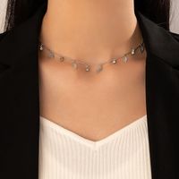 Adorno De Moda Aleación Hoja Colgante Diamante De Imitación Simple-collar De Capa main image 1