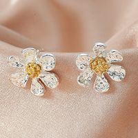 Simple Sweet Small Flower Cute Daisy Alloy Stud Earrings sku image 1