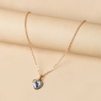 Simple Graceful Heart-shaped Pendant Rhinestone Inlaid Collarbone Chain Necklace Female main image 3