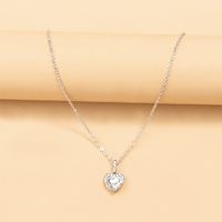 Simple Graceful Heart-shaped Pendant Rhinestone Inlaid Collarbone Chain Necklace Female main image 4