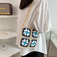 2022 New Summer Four Grid Flower Messenger Woven Straw Bag sku image 3