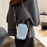 2022 Summer New Fashion Pearl Chain Embroidered Crossbody Shoulder Mobile Phone Bag sku image 1
