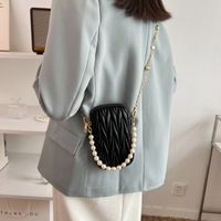 2022 Summer New Fashion Pearl Chain Embroidered Crossbody Shoulder Mobile Phone Bag main image 3