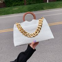 2022 New Fashion Chain Portable Round Handle Pleated Shoulder Handbag main image 3