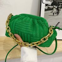 New Clipped Button Thick Chain Crossbody Shoulder Pleated Cloud Bag main image 6