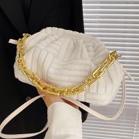 New Clipped Button Thick Chain Crossbody Shoulder Pleated Cloud Bag main image 3