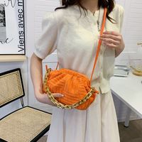 New Clipped Button Thick Chain Crossbody Shoulder Pleated Cloud Bag sku image 6