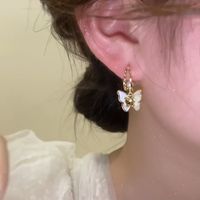 New Fashion Golden Pendant Butterfly Shape Pearl Copper Stud Earrings main image 3