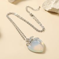 Creative Fashion Geometric Heart-shaped Natural Stone Alloy Necklace main image 4