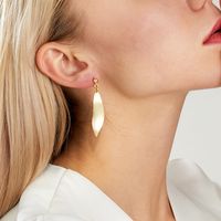 Fashion Simple Leaf Shape Electroplated 18k Gold Copper Earrings main image 2