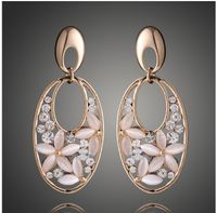 Fashion Elegant Hollow Oval Rhinestone Inlaid Opal Flower Stud Earrings main image 1