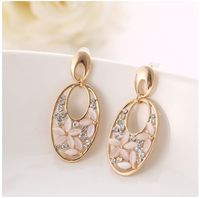 Fashion Elegant Hollow Oval Rhinestone Inlaid Opal Flower Stud Earrings main image 2