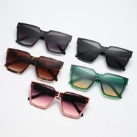 Gafas De Sol Con Gradiente Y Montura Grande Coloridas Cuadradas De Estilo Moderno main image 1