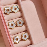 Fashion Cute Flower White Shell Stainless Steel Ear Stud main image 2