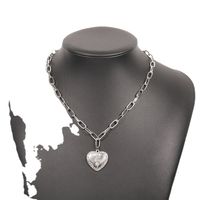 Collar De Aleación De Diamantes De Imitación Con Colgante De Corazón Geométrico De Estilo Simple main image 2