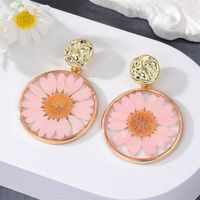New Style Transparent Dried Flower Little Daisy Resin Round Pendant Earrings sku image 4