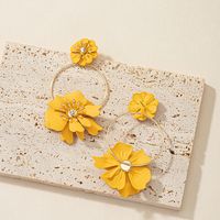 Daisy Decor Personalized Small Flower Paint Bead Rhinestone Ear Rings Set main image 3