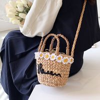 New Fashion Daisy Cute Handmade Straw Woven Portable Crossbody Shoulder Bag main image 5
