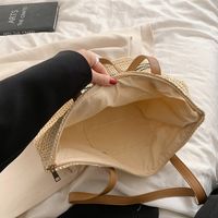 2022 New Fashion Casual Striped Straw Tote Shoulder Women's Woven Bag main image 5