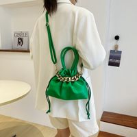 2022 New Fashion Pleated Drawstring Handbag Chain Clouds One-shoulder Crossboby Bag main image 3