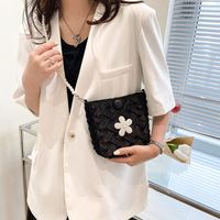 Small Pearl Flowers Square Magnetic Buckle Crossbody Bag main image 6