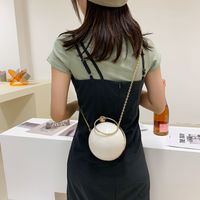 2022 Fashionable Handbag Ball Acrylic Mini Shoulder Crossbody Chain Women's Bag sku image 1