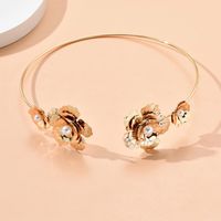 Simple Elegant Pearl Flower Golden Open Neck Ring main image 3