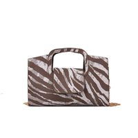 New Fashion Summer Stripes Shoulder Large Capacity Portable Messenger Bag main image 4