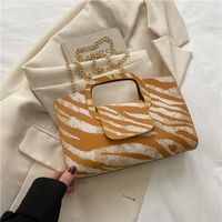 New Fashion Summer Stripes Shoulder Large Capacity Portable Messenger Bag sku image 5