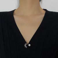Anti-licht-perlen-diamant-blumen Brosche Geometrische Koreanische Echt Gold Beschichtung Design Sinn Accessoires Persönlichkeit Temperament Kleidung main image 2