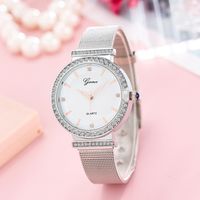 Fashion Women's Watch Mesh Belt Inlaid Diamonds Simple Quartz Watch main image 4