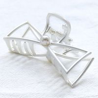 Fashion Simple Metal Inlay Pearl Barrettes Shell Shaped Hollowed-out Grip sku image 24