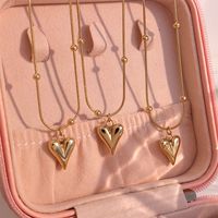 Simple Retro Peach Heart Shaped Pendant Stainless Steel Gold Necklace main image 2