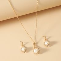 Fashion Inlay Rhinestone Set Pearl Diamond Set Necklace Ear Stud main image 1