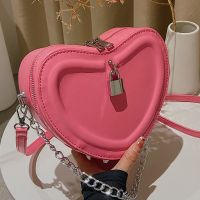 Summer New Fashion Heart Shape Chain Messenger Shoulder Bag main image 1