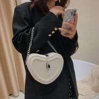 Summer New Fashion Heart Shape Chain Messenger Shoulder Bag sku image 1