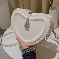 Summer New Fashion Heart Shape Chain Messenger Shoulder Bag main image 2